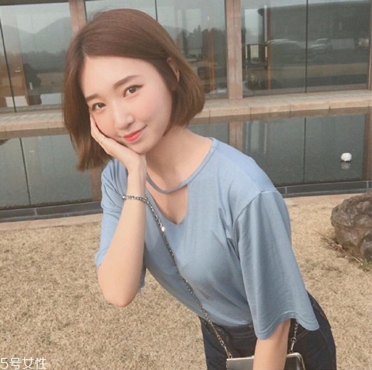 短發(fā)有劉海好看還是沒有劉海好 能修飾臉型更顯小臉 短發(fā)有劉海好看還是沒有劉海好 能修飾臉型更顯小臉