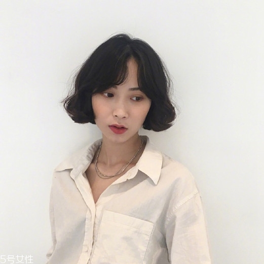 短發(fā)有劉海好看還是沒有劉海好 能修飾臉型更顯小臉 短發(fā)有劉海好看還是沒有劉海好 能修飾臉型更顯小臉