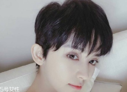 短頭發(fā)染什么顏色好看洋氣顯白？短發(fā)這樣弄好看又大方