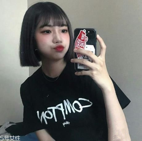 短發(fā)有劉海好看還是沒有劉海好 能修飾臉型更顯小臉 短發(fā)有劉海好看還是沒有劉海好 能修飾臉型更顯小臉