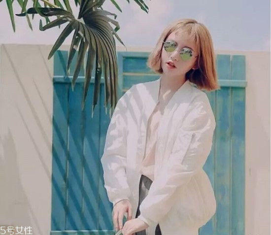 短發(fā)有劉海好看還是沒有劉海好 能修飾臉型更顯小臉 短發(fā)有劉海好看還是沒有劉海好 能修飾臉型更顯小臉