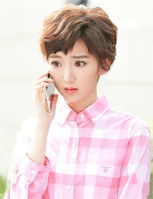 外翹短發(fā)適合什么臉型？再燙內(nèi)扣你就out了