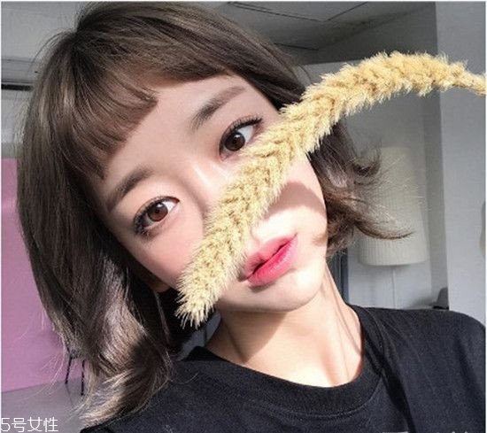 外翹短發(fā)適合什么臉型？再燙內(nèi)扣你就out了