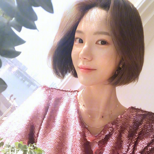 短發(fā)有劉海好看還是沒有劉海好 能修飾臉型更顯小臉 短發(fā)有劉海好看還是沒有劉海好 能修飾臉型更顯小臉