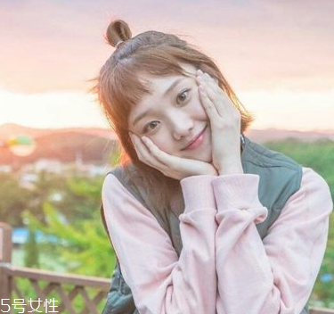 李圣經(jīng)同款短發(fā)怎么打理？吹頭發(fā)的時(shí)候盡量吹發(fā)根