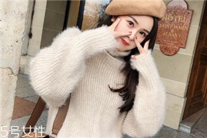 毛衣粘上老鼠膠怎么辦？千萬不要強力拉扯