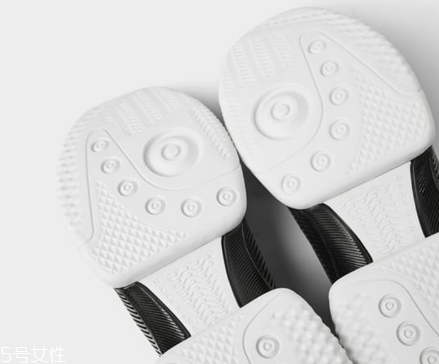 zara低配版巴黎世家襪子鞋多少錢_在哪買？