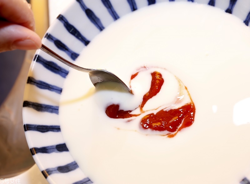 養(yǎng)眼吃什么食物喝什么茶 養(yǎng)眼吃什么食物喝什么茶