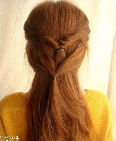 披肩發(fā)怎么扎好看？披肩發(fā)好看扎發(fā)圖解