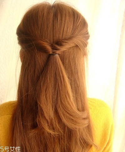 披肩發(fā)怎么扎好看？披肩發(fā)好看扎發(fā)圖解