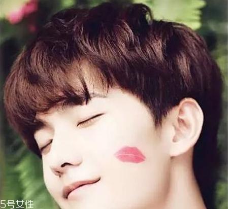 嬌蘭親親567是什么顏色？活色生香吻的秘訣