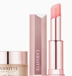 唇部干燥是什么引起的？天生皮薄易脫水