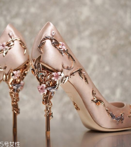 ralph russo是什么檔次？動人心弦的精美工藝