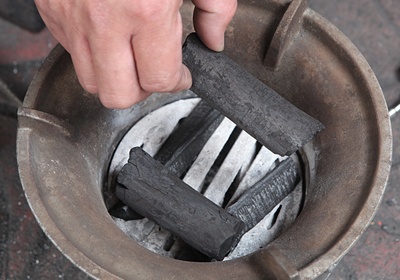 燒烤的木炭怎樣引燃 不敗的生火3步驟 燒烤的木炭怎樣引燃 不敗的生火3步驟