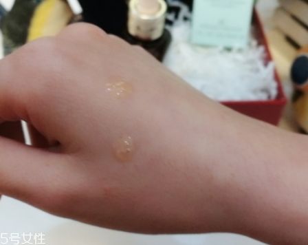 雅詩蘭黛適合痘痘肌嗎？