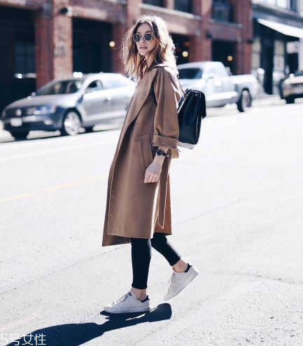 上班族背什么包包好看？這三款讓你每天造型百變