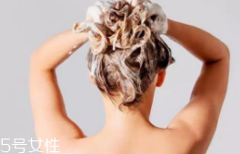 不洗頭怎么去油？三個方法三天不洗頭