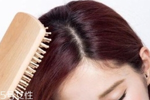 怎么讓頭發(fā)蓬松？換個(gè)方向分發(fā)線