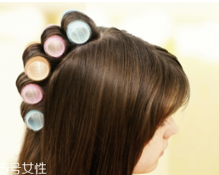 怎么讓頭發(fā)蓬松？換個(gè)方向分發(fā)線