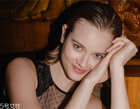 填充法令紋后笑會(huì)僵嗎？一定要選擇有資質(zhì)的醫(yī)院