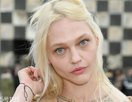 玻尿酸填充法令紋多久消腫？完全消腫需要一周