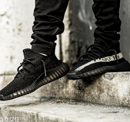 運(yùn)動(dòng)鞋可以配裙子嗎？打造時(shí)尚運(yùn)動(dòng)風(fēng)