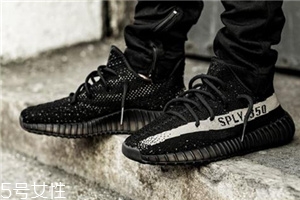 運(yùn)動(dòng)鞋可以配裙子嗎？打造時(shí)尚運(yùn)動(dòng)風(fēng)