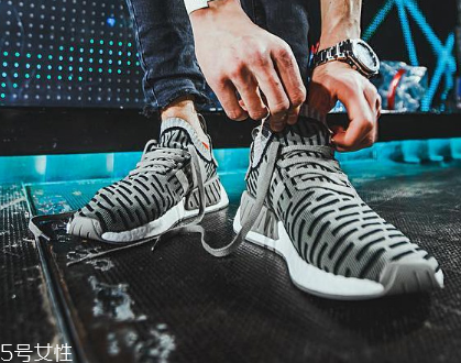 運(yùn)動(dòng)鞋開膠用什么膠水？千萬(wàn)不可以用502