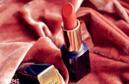 雅詩蘭黛口紅哪個(gè)色號最火？哪些最適合黃皮？