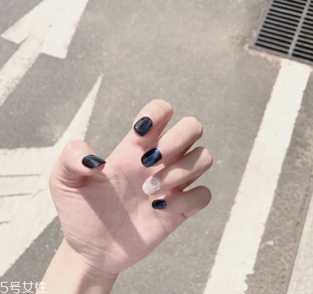 最時(shí)髦的冬日美甲 超顯白超氣質(zhì) 最時(shí)髦的冬日美甲 超顯白超氣質(zhì)