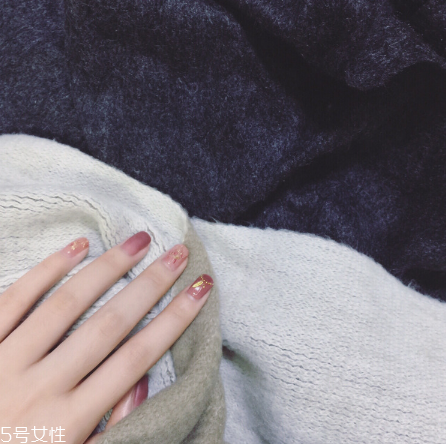 最時(shí)髦的冬日美甲 超顯白超氣質(zhì) 最時(shí)髦的冬日美甲 超顯白超氣質(zhì)