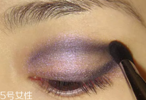 紫色眼影怎么畫好看？淡紫色超有女人味