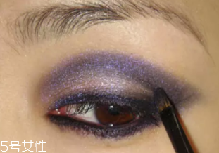 紫色眼影怎么畫好看？淡紫色超有女人味