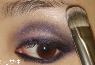 紫色眼影怎么畫好看？淡紫色超有女人味