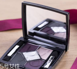 紫色眼影怎么畫好看？淡紫色超有女人味