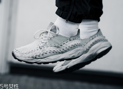 運(yùn)動(dòng)鞋鞋面發(fā)黃怎么辦？清洗方法要注意