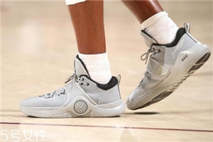 運(yùn)動鞋鞋舌跑偏怎么辦？運(yùn)動鞋舌頭老歪這樣解決