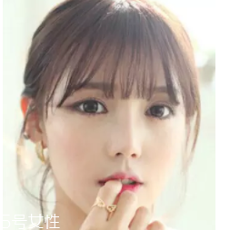 什么女孩適合不留劉海？圓臉妹子掀起劉海更適合你