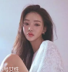 什么女孩適合不留劉海？圓臉妹子掀起劉海更適合你