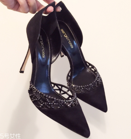 sergio rossi鞋子在哪買？各大秀場的寵兒