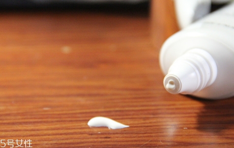 雅詩蘭黛防曬霜怎么樣？