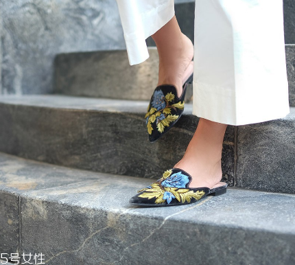 alberta ferretti是幾線品牌？刷遍ins的網(wǎng)紅拖鞋