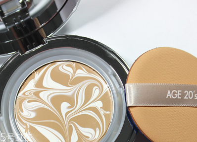 愛敬氣墊 赫拉和蘭芝哪個好用？根據膚質選擇