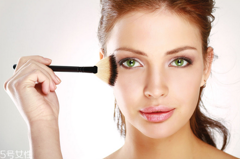 國產(chǎn)化妝品哪個牌子好？性價比和口碑都很好的化妝品