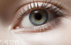 冬天用什么眼霜？抗皺眼霜對(duì)抗干燥肌