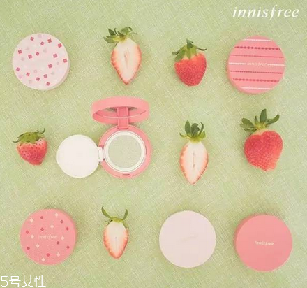 悅詩風(fēng)吟粉色限量氣墊霜多少錢？粉漾氣墊之戀