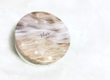 2018蜜粉餅?zāi)膫€牌子好？