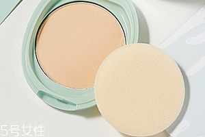 2018蜜粉餅?zāi)膫€牌子好？