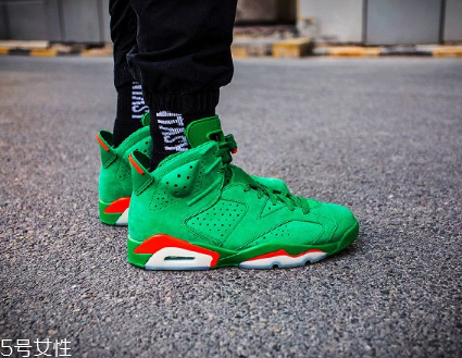 運動鞋鞋墊老往后面跑怎么辦？