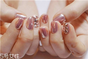 超級閃的貼鉆美甲 指甲短適合做的美甲款式 超級閃的貼鉆美甲 指甲短適合做的美甲款式